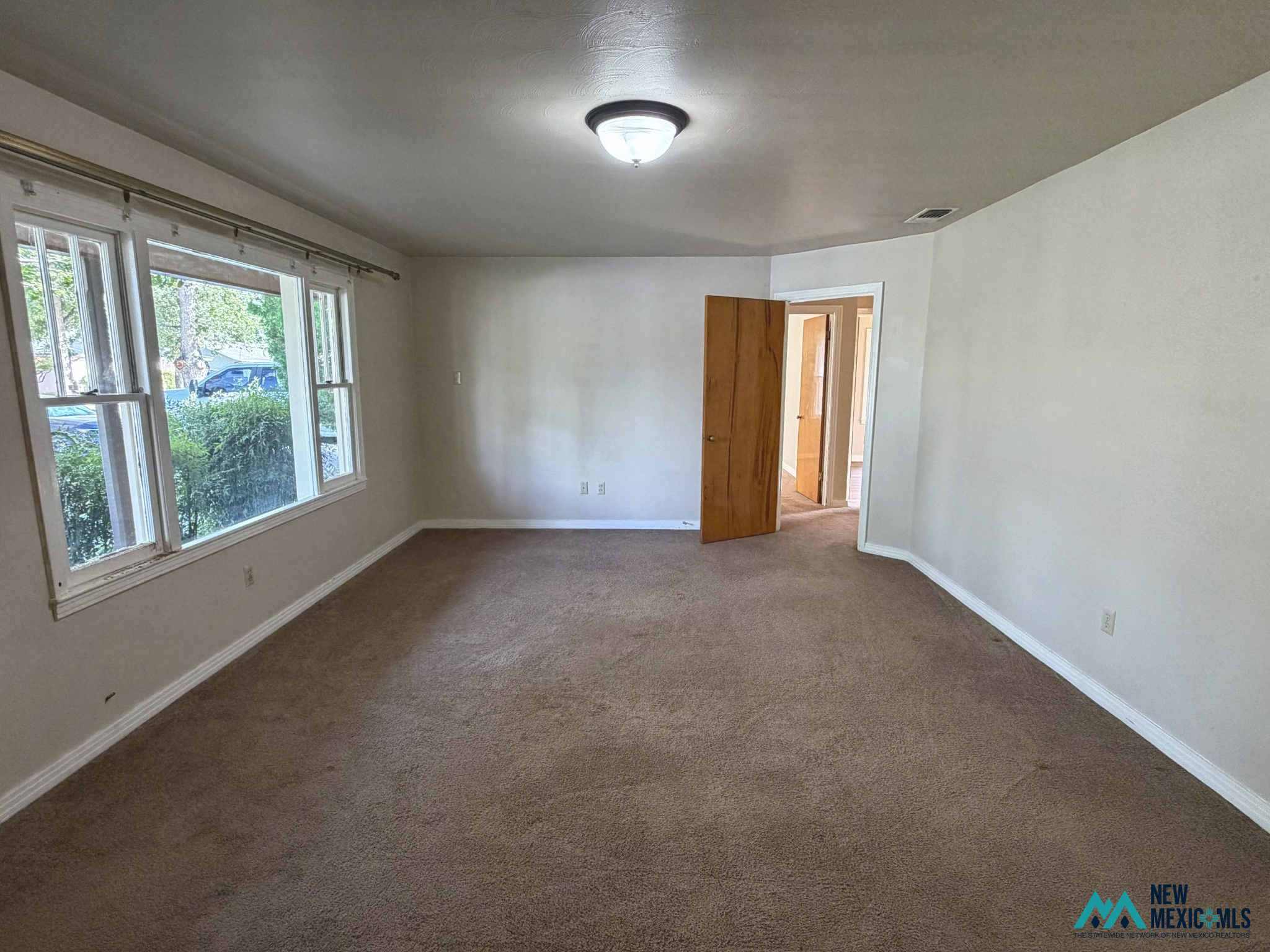 913 Richard St — photo 3