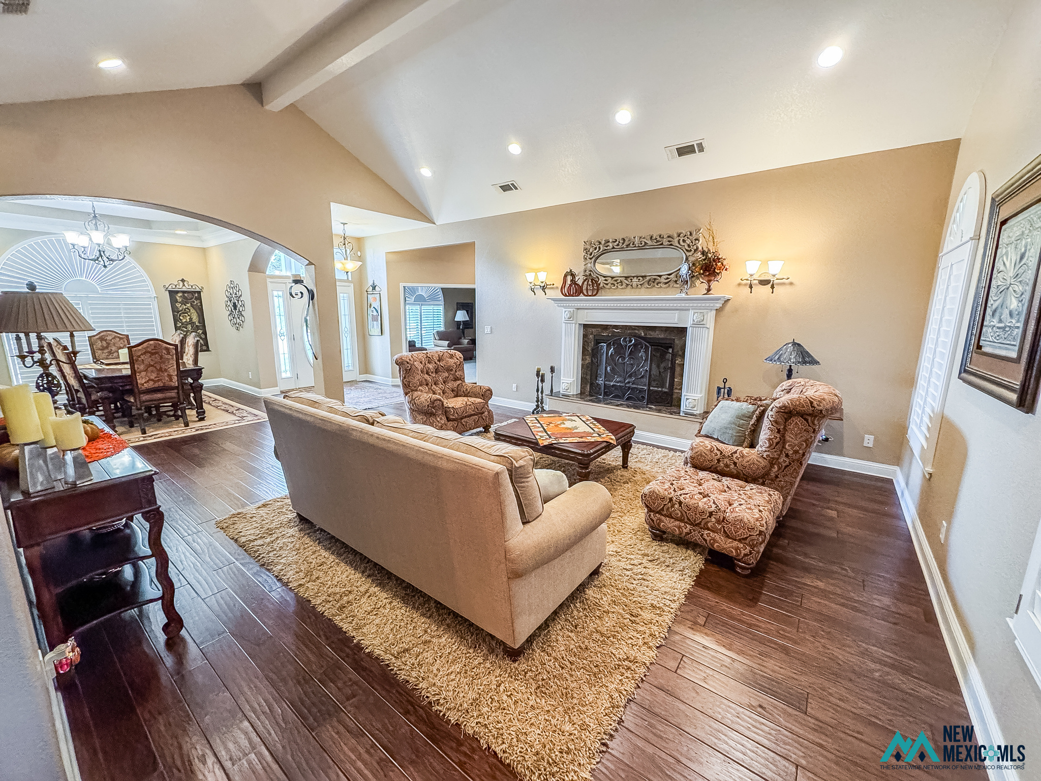 1302 Brittany Dr — photo 4
